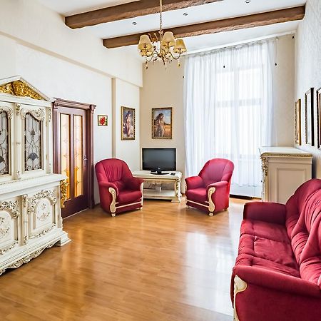 2 Virmens'Ka Apartment Lviv Eksteriør bilde