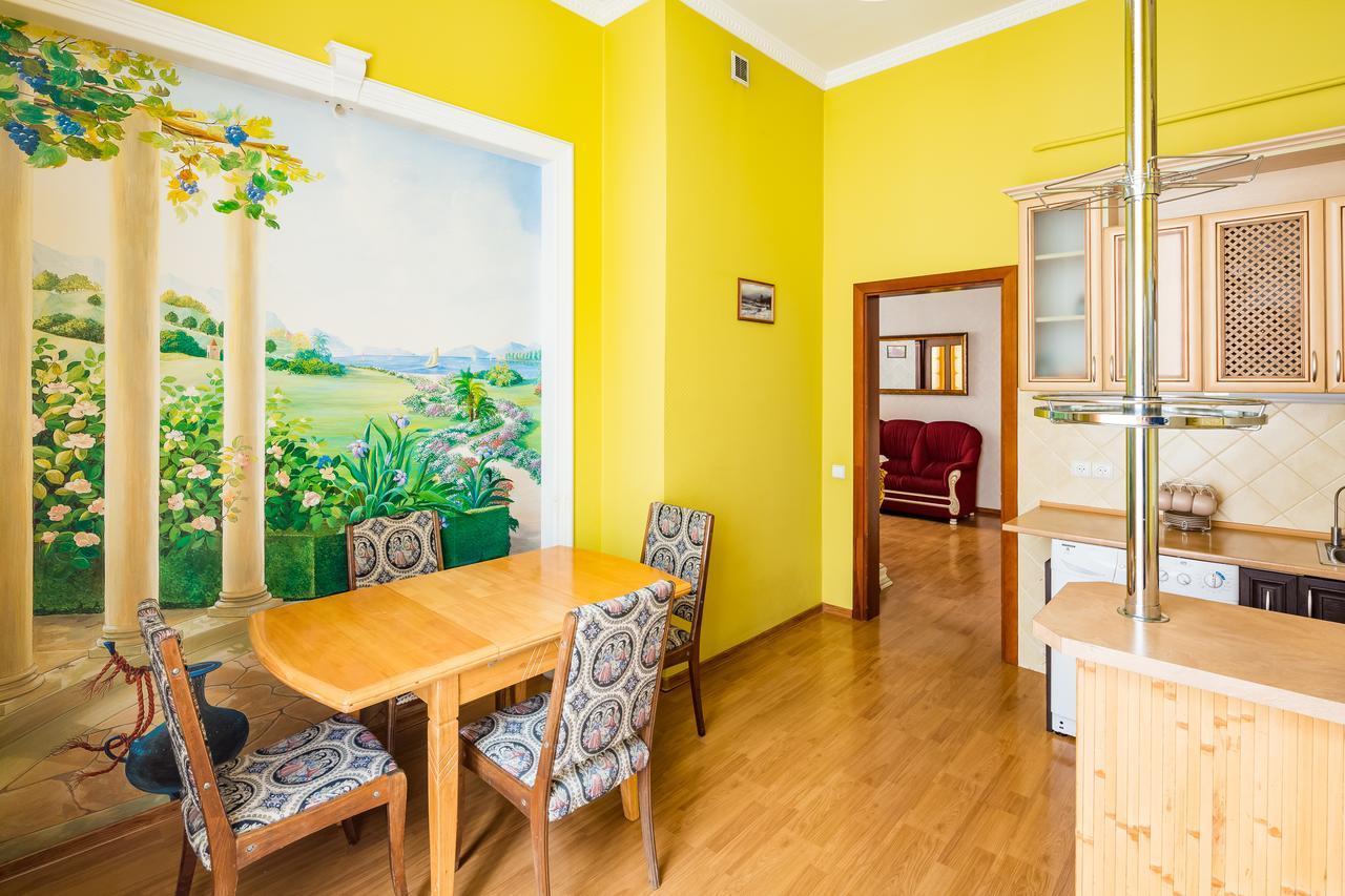 2 Virmens'Ka Apartment Lviv Eksteriør bilde