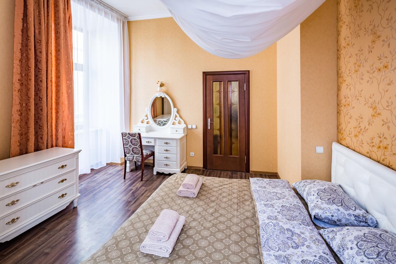 2 Virmens'Ka Apartment Lviv Eksteriør bilde