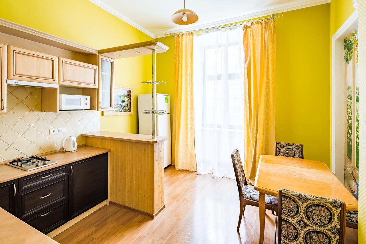 2 Virmens'Ka Apartment Lviv Eksteriør bilde