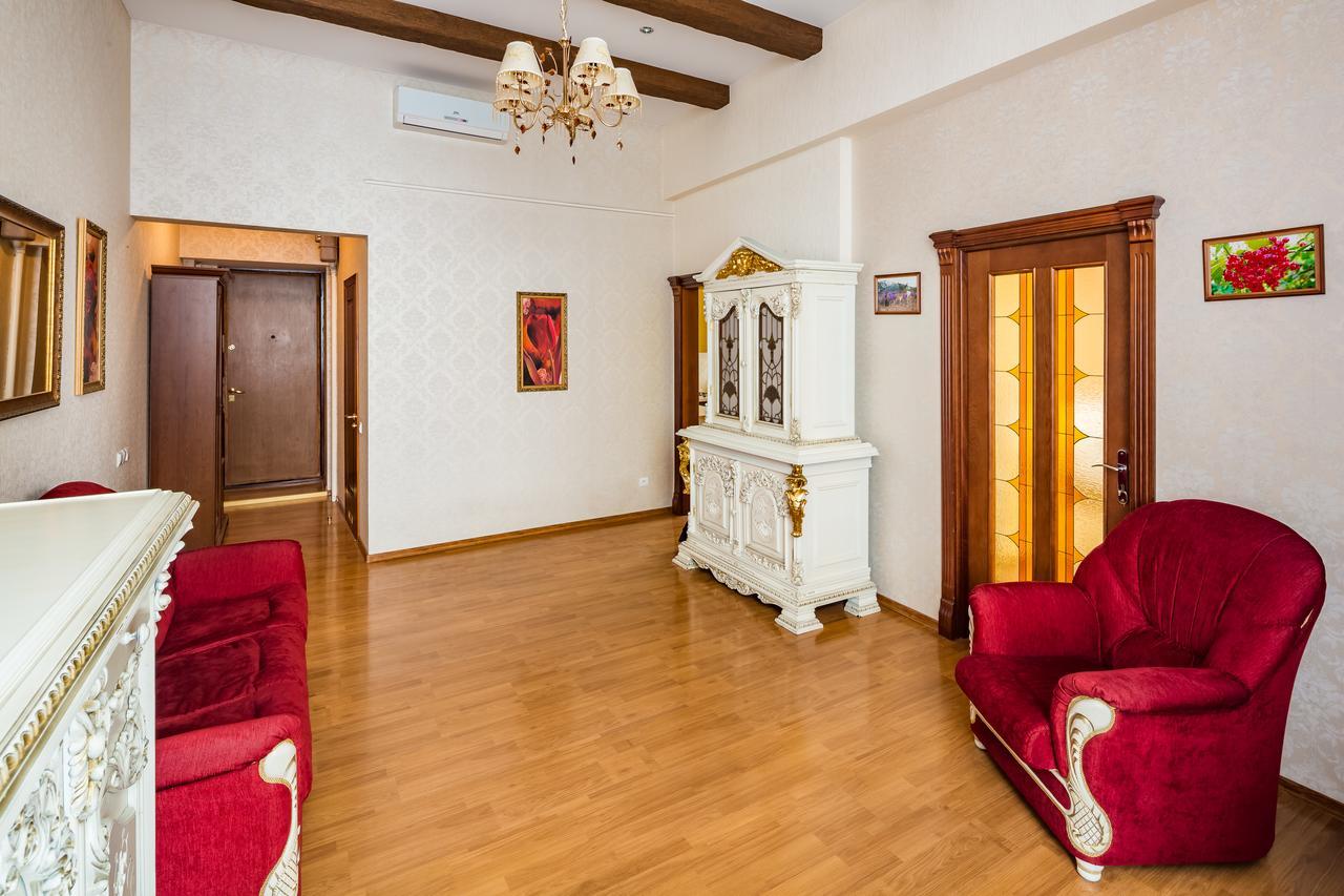 2 Virmens'Ka Apartment Lviv Eksteriør bilde