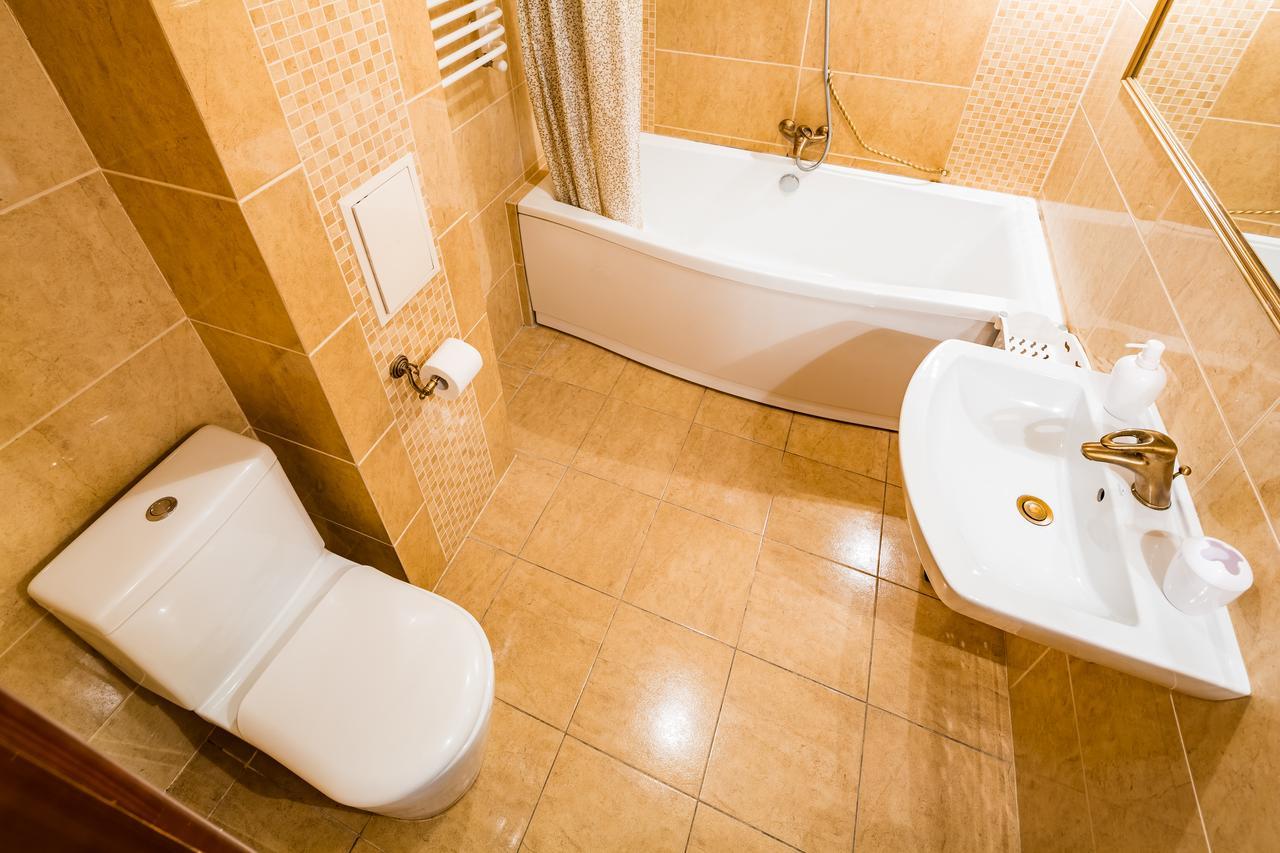 2 Virmens'Ka Apartment Lviv Eksteriør bilde